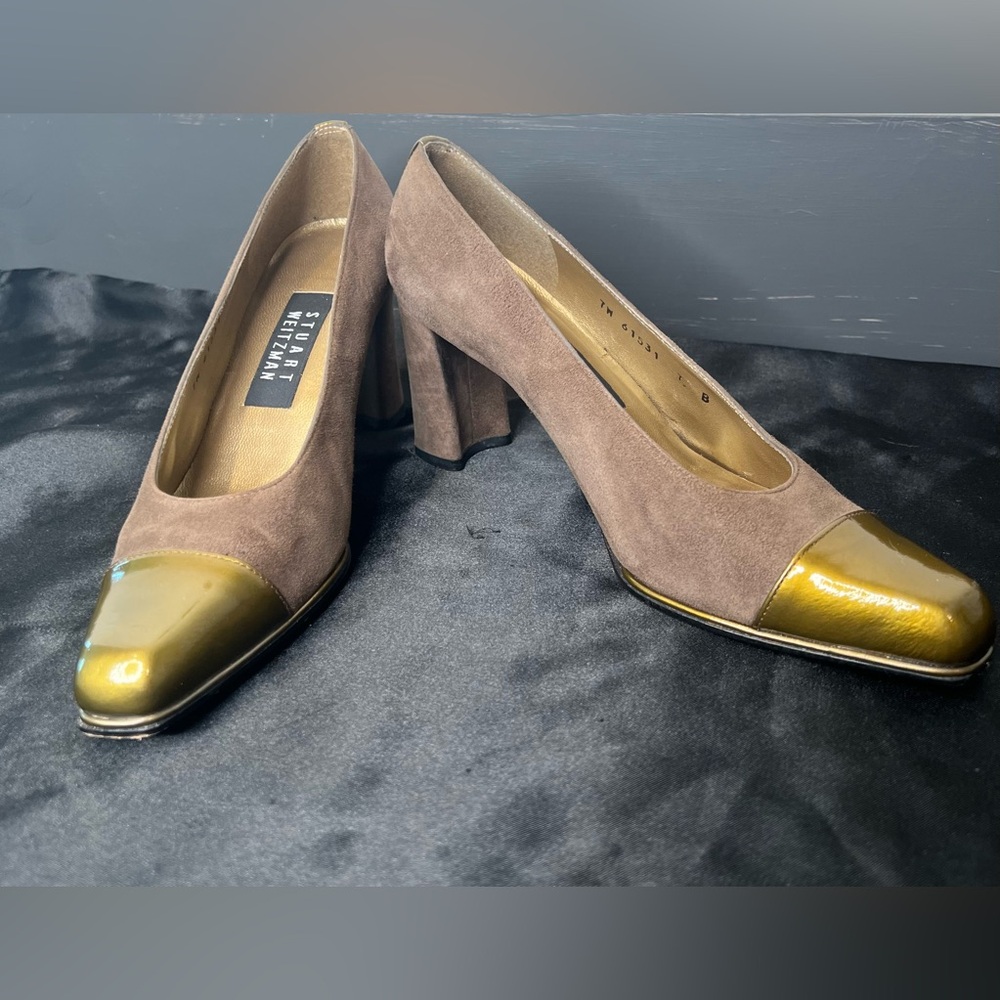 Stuart Weitzman Gold Toe Kitten Heels